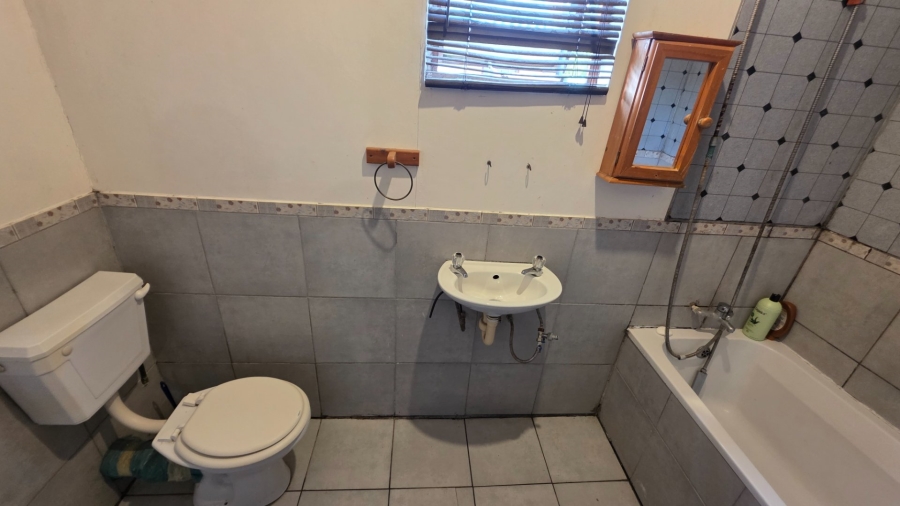 6 Bedroom Property for Sale in Dana Bay Western Cape